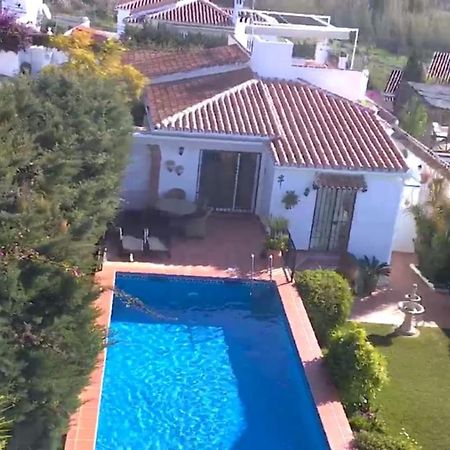 Bonita Villa En Nerja Casa Palomas Exterior foto